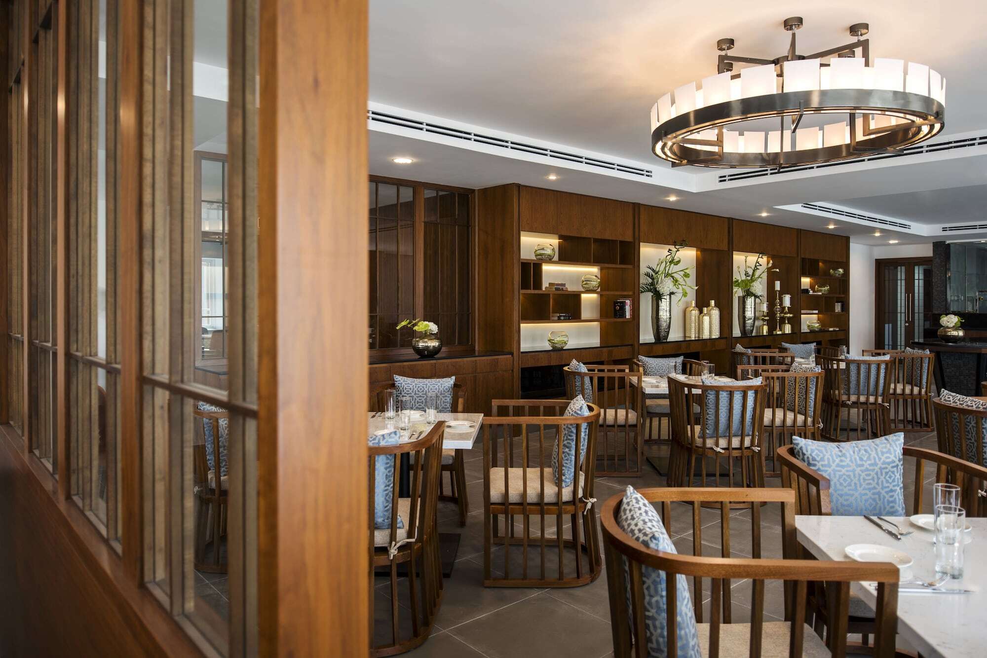 Fraser Suites Maszkat Kültér fotó The interior of the restaurant